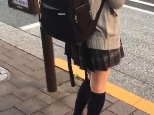 【痴漢】素人JKバス盗撮おさわり手マン！パンチラ逆さ撮り！制服美少女個人撮影流出！