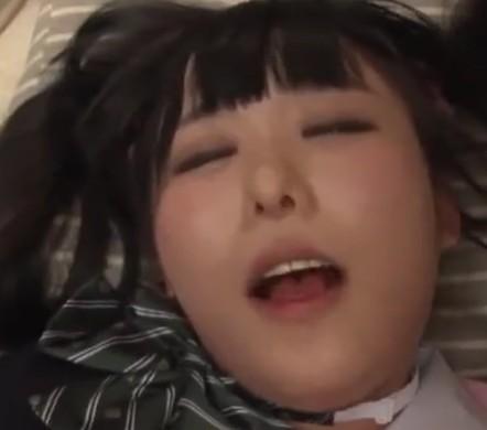 【援交JK】巨乳パイパン制服ロリ美少女との中出しハメ撮り種付けセックス！美乳美尻アナル見せ騎乗位エロ過ぎ！【あず希】