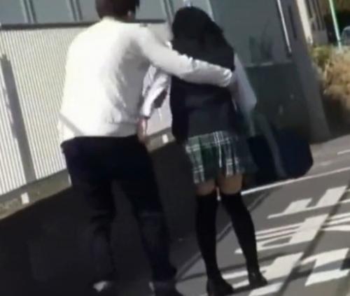 【JK痴漢レイプ】「お願い…もうやめて…」電車で散々もてあそびそれでも逃がさない極悪！車の陰でイラマチオレイプ！