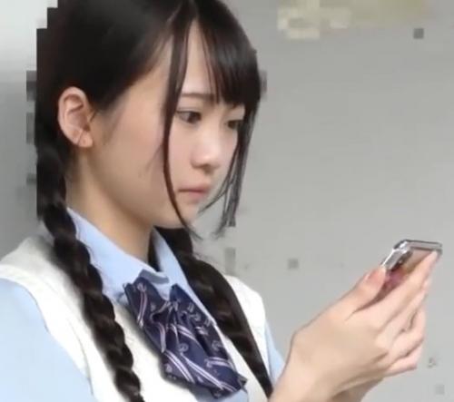 【JK痴漢レイプ】おさげのロリ美少女が電車内でパイパンに中出しされる！逃げても追いかける！ハメ撮り主観フェラ口内射精！