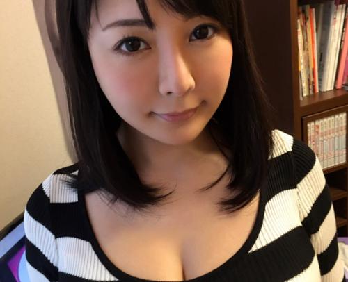 【素人ナンパ】巨乳で童顔な人妻♡連れ込み部屋盗撮！爆乳デカ尻豊満BORYのパイパンマンコ！不倫セックス寝取られNTR！