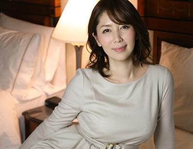 【人妻ナンパ】こういう美熟女が一番エロいんだよぅぅ！熟れた巨乳おっぱいさらけ出しチンコを貪る！どっぷり中出し膣内射精！