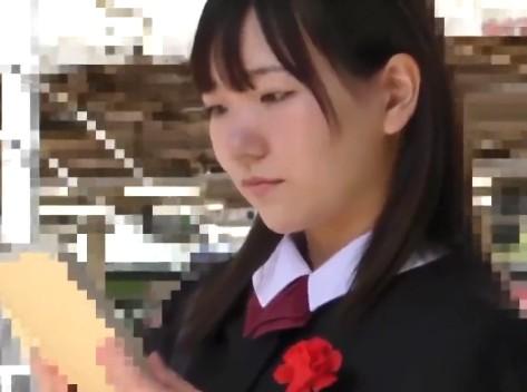 【JK痴漢レイプ】制服美少女に電車内で中出し種付けする！逆さ撮り盗撮！トイレに押し込みハメ撮り主観フェラ！強姦！