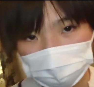 【素人ナンパ】援交JKハメ撮り個人撮影！ロリ美少女に仁王立ちフェラをさせる！