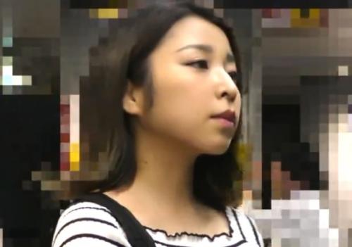 【本物痴漢】※鬼畜レイプ※美人妻のパンツを逆さ撮り盗撮したらそのままチンポねじ込む！中出し種付けザーメン膣内射精！