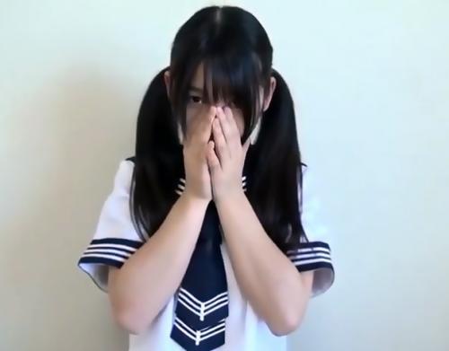 【個人撮影】素人JK援交ハメ撮り！スレンダー美乳美少女の手コキフェラ！パイパンロリマンコに中出しザーメン種付け膣内射精！