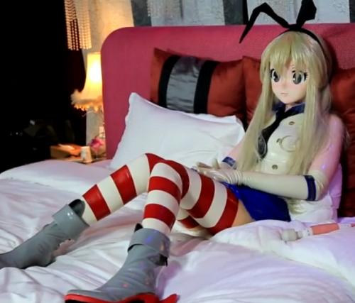 《アニメ着ぐるみ》可愛すぎるwww艦これのフタナリ娘が自分のチンコをシコりながら電マでオナニー！最高www