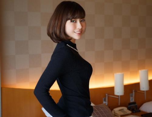 【人妻ナンパ】スレンダー巨乳で色気ばっちり！濃い顔立ちに濃厚プレイ！騎乗位で乱れる不倫セックス！