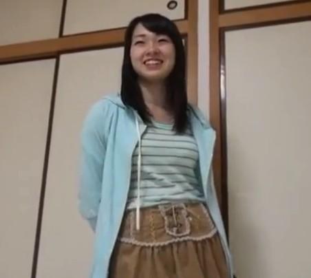 【個人撮影】素人パパ活女子と自宅でハメ撮り中出し種付けセックス！色白巨乳乳首舐めさせ手マンでアクメ！