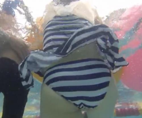 【個人撮影】プールで水中撮影したら超エロかったwww水着JKのプリケツで抜いてるわwww