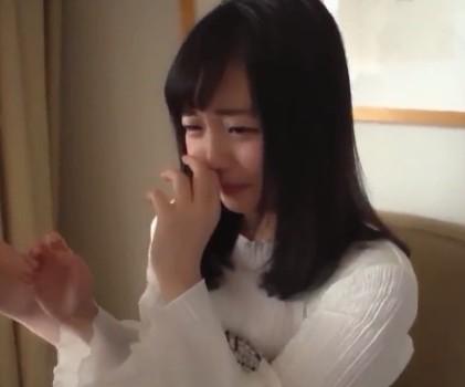 「うー///ムリィ……///恥ずかしくて死んじゃう～！」キスするのも照れちゃって可愛すぎる美少女が脱いでもキレイすぎる！