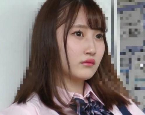 《本物レイプ》JK制服美少女に電車内痴漢！潮吹き！逃げても追撃‼チンポ挿入中出し膣内射精！巨乳ハメ撮りフェライラマチオ！