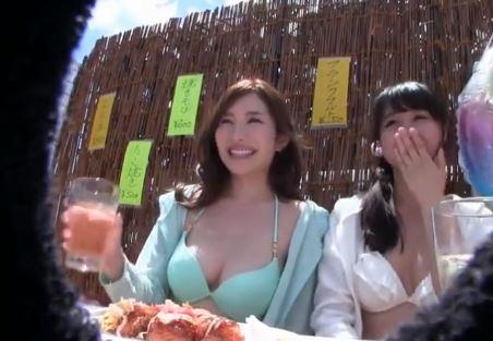 【ナンパ】「たくさん飲んじゃおうよぉww」海の家でナンパする男に乗ってくるビッチギャル♪セックス盗撮されちゃってるしww