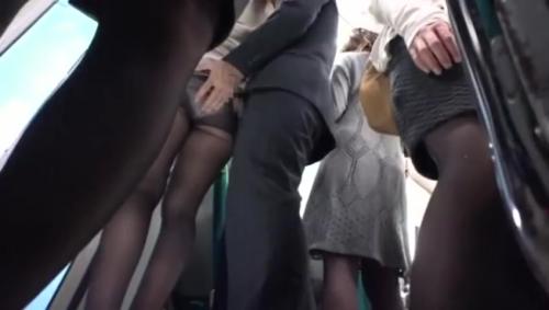 【痴漢】ストッキングOLが痴漢されてしまう！熟女が婦女暴行されてしまう！