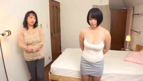 (近親相姦　肥満体質)お、おじさん駄目ェ!!学校に行くために出てきたぽちゃボインの姪っ子を犯す親父!!