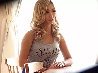 【NTR】黒ギャル若妻が昼間から浮気SEX!旦那に電話しながらハメてみたwwww