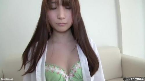 大人しそうな娘と援交中出しSEX！