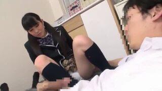 パンチラで手コキ足コキの誘惑されたから逆襲の中出し。