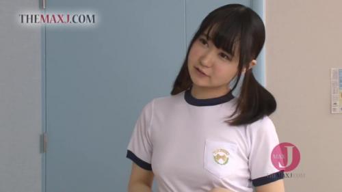 ブルマの美少女と保険室でハメ撮り！顔射してお掃除フェラ！