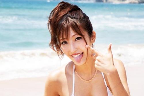 《マジックミラー》デカパイの水着短パンギャルがマッサージでエロエロヤバい♡