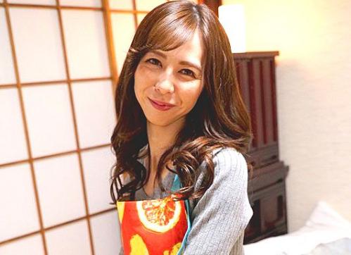 ＜熟女＞「だめぇぇぇいっちゃう！！」民宿で突然夜這いされた五十路の女将！抵抗するも男のガチさに身体がHモード覚醒