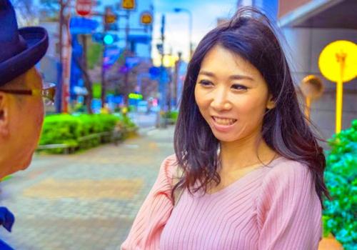 ＜熟女ナンパ＞「ひーひー言いながらアナルで感じる美魔女！」最初はおしとやかなのにいい年して初アナルを攻められ羞恥心満載で振舞う熟女。