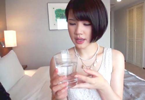 ＜素人＞酔っ払ってタガが外れた人妻はバリクソどスケベィです！理性を失った人妻は快感を貪るように腰を使う！