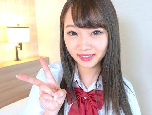 ＜素人ナンパ＞若い女の子の弾力ある太ももをさわさわしながら勃起したおチ◯ポの上にまたがってもらい素股させる。