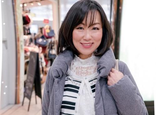 ＜熟女ナンパ＞「キレイですね～」褒めちぎって有頂天になったところで巨乳四十路妻をイジメまくって犯すように激しくイカせまくる！