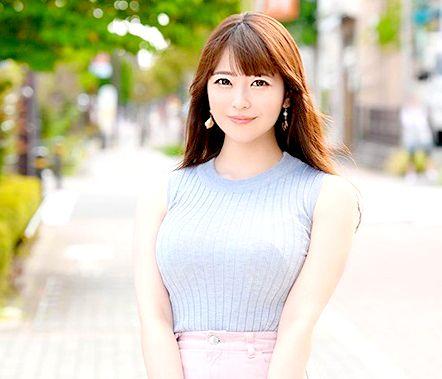 ＜素人ナンパ＞「…気持ちよくなると、こんなにも、出ちゃうんですね…」ミニスカートが似合う巨乳現役女子大生！