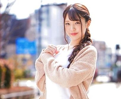 ＜素人＞「顔面S級美少女が催眠術で鬼アクメ！」顔騎クンニで絶頂！蹲踞騎乗位でピンクのパイパンマ〇コを見せつけ挿入！