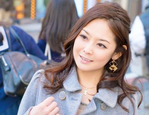 ＜素人ナンパ＞「セレブな四十路妻のスレンダーボディに中出し！」カッチカチのエロチ○ポを入れられ完全変態化！痴情丸出しのセックス！
