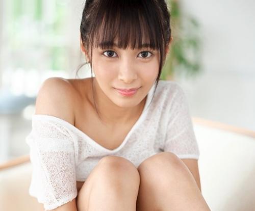 ＜ロリ巨乳＞中◯生にも見える可愛い女子でお父さんが外国人のハーフ。その小さな身体からは想像できないくらい初SEXがパワフル！