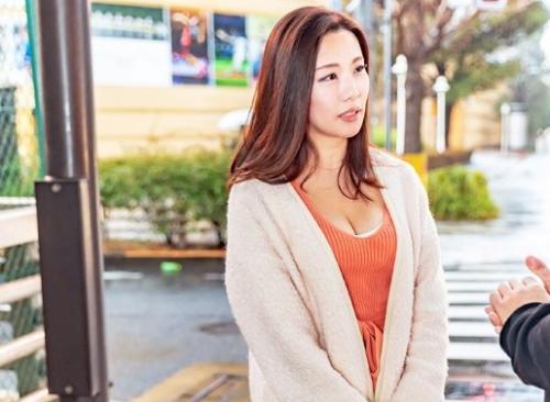 ＜美魔女ナンパ＞「専業主婦は美意識への抜かりがない！」スレンダー人妻のパイパンマ◯コに生ハメ！西新宿で美魔女の四十路妻をナンパ！