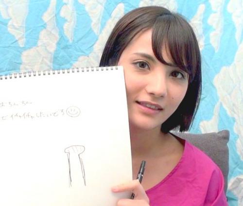 ＜素人＞彼氏のふにゃチンで普段満足できてないのか？初めて間近で見るギン立ちデカチンに興味チンチン！