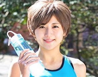 ＜素人＞「腹筋と潮吹きの因果関係は？」スポコス陸上部の筋肉質なスレンダー美人JDを電マでイカせてイキ潮を吹かせまくる！