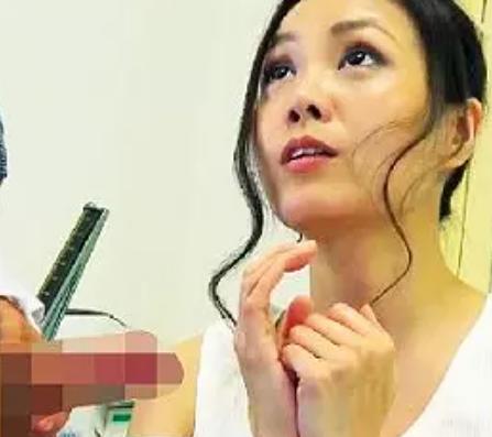 《人妻熟女》欲求不満の美人妻多数！診察室で変態先生と不倫立ちバック寝取られザーメン中出しガチセックスOK☆[人妻素人]