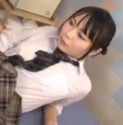 ハリのある肌のキレイな艶のある女子高校生がマッサージ台の上で嫌がりながらも強姦される☆