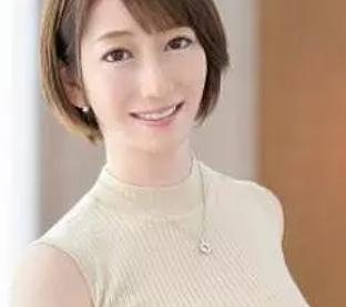 《人妻熟女》『夫と違うｗ』趣味フィットネス奥様がいけない浮気や不倫を選ぶ美人妻の子持ち奥さんデビュー[ドキュメント人妻]
