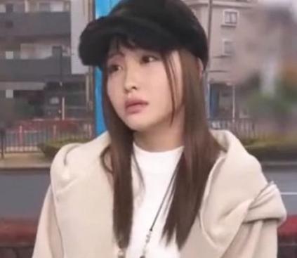 〈素人ナンパ〉MM号に軟体セックスで３P可能なエロスリムボディ女がやってきた！M字開脚に電マからの膣内生挿入射精！