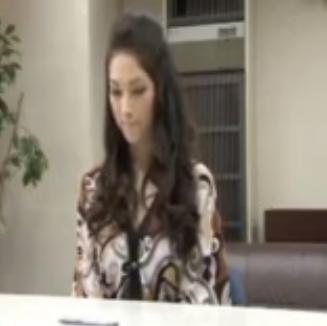 SM嬢のS役がピッタリの女性が面談なのに偽チンを付けて迫力に押されて男のお尻に挿入ｗ