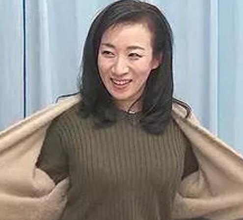 《人妻熟女》40代で可愛い童顔エロ美女！おっぱい豊乳豊満美魔女素人が旦那裏切り激イキ不倫中出しセックス！［ナンパ巨乳］