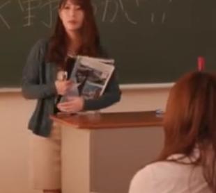 呂律が回らない状態でもエッチな性行為は覚えている！女教師が生徒と学校内の体育倉庫でのセックスで顔射に満足☆