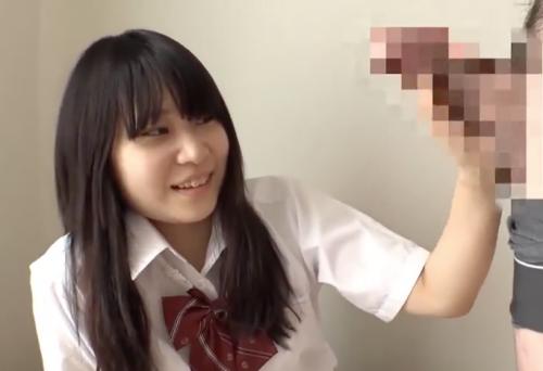 清楚系女子校生が恥ずかしそうにおちんちんをシコシコ手コキしちゃう！