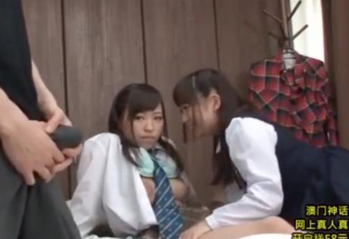 ロリータ女子高生たちと3Pパコハメセックス！
