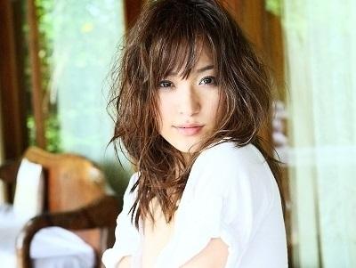 ＜芸能人＞ノーモザイク×ノー男優！！伝説級アイドル女優の限界ギリギリ露出な過激イメージビデオがエロ過ぎ注意ｗｗ＜着エロ＞