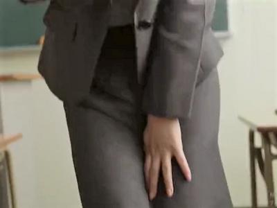 （コレ止めてぇ…///）授業中にリモバイON！巨乳おっぱい女教師を羞恥プレイでいじめる痙攣絶頂×調教レイプ♥《エロ動画》