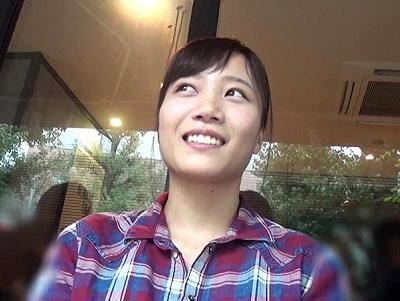 ＜初撮り＞19歳にして人妻＆一児の母なアスリート美少女…絶頂も未経験な若妻がAV男優の凄テクに初イキ痙攣するデビュー作品