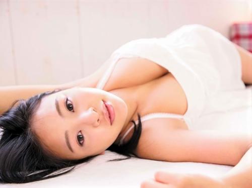 ＜AV初撮り＞芸能人を凌駕するHカップおっぱい×スレンダーボディ！！奇跡のくびれ巨乳を貪り喰らうデビュー作品♡＜神乳＞