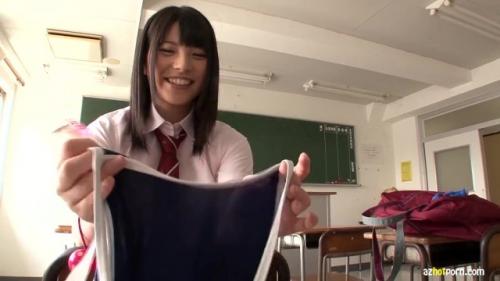 かなり可愛くてえっちな女子高生に罵声を浴びせられるもスク水に着替えてもらうw